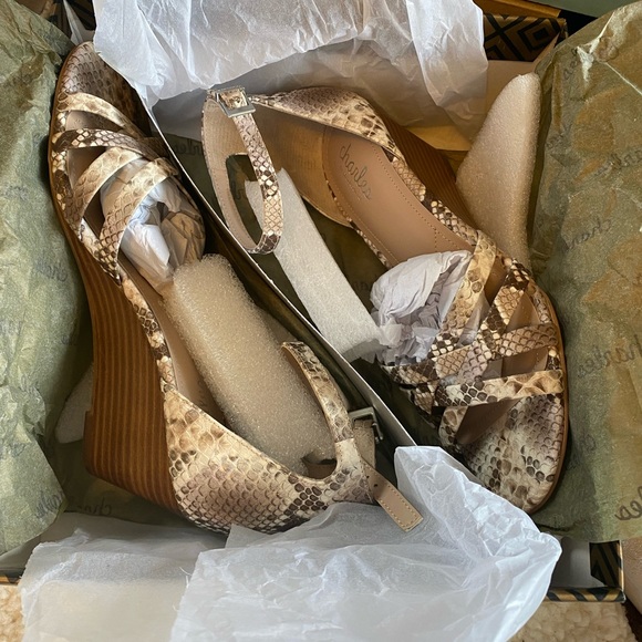 NWT Charles by Charles David Gwenyth snake print - Picture 4 of 5